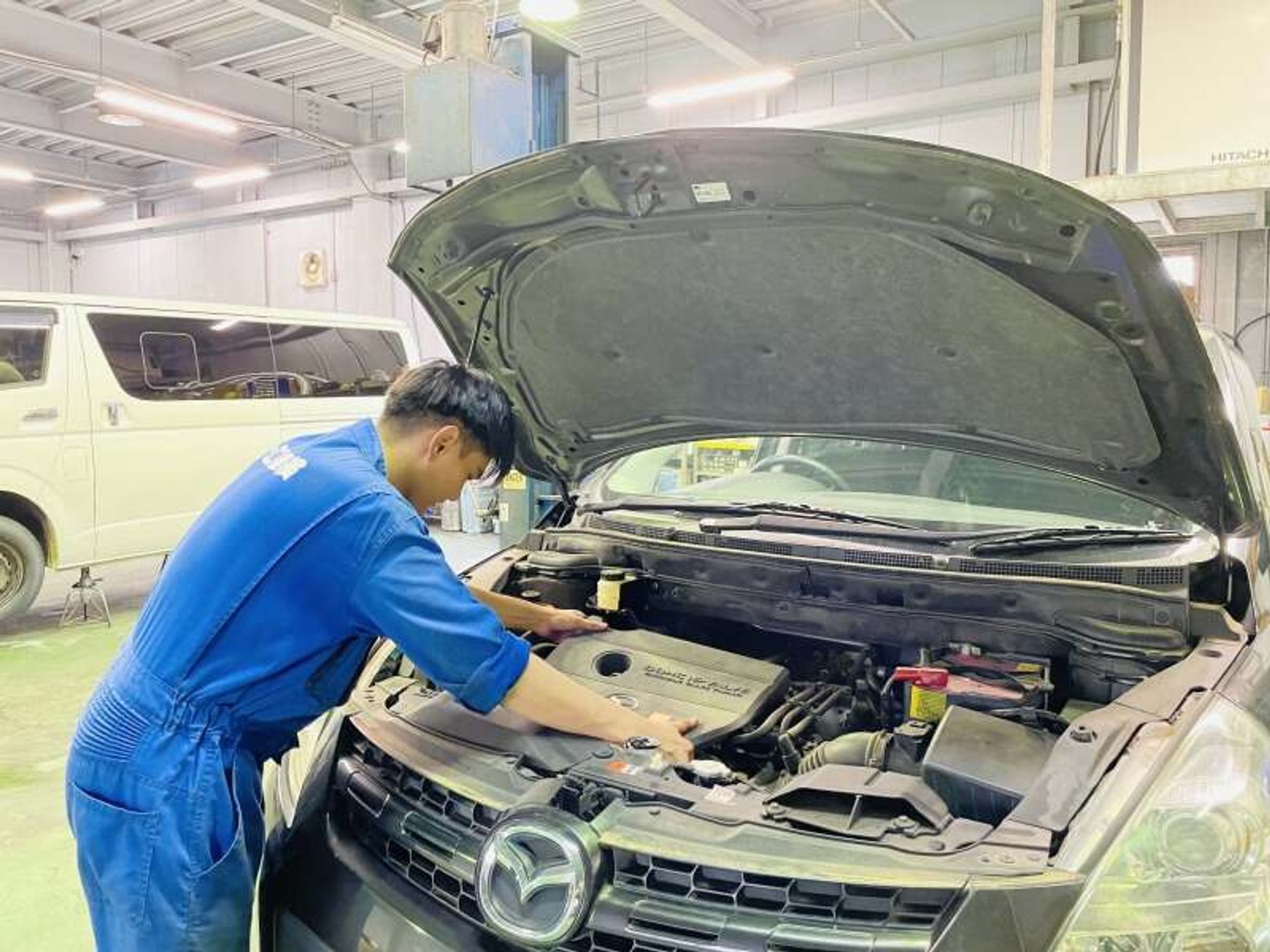 高収入とスキルを掴める☆未経験からでも始められる自動車整備士-0番目の画像