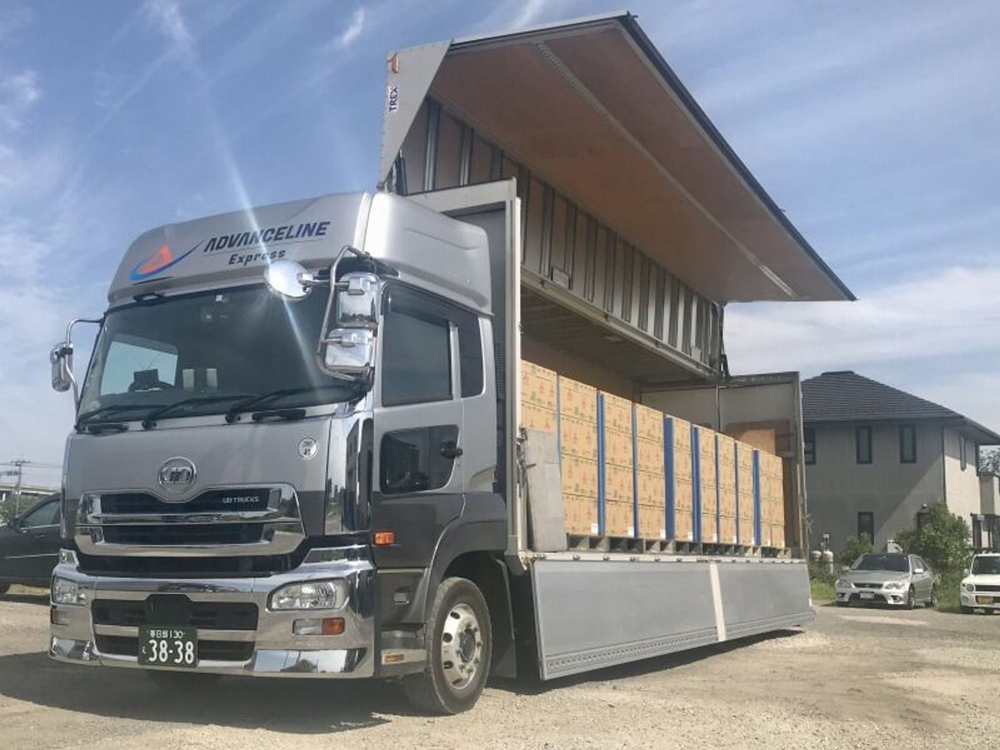 <埼玉/三郷/大型ドライバー>資格取得制度/大型ウィング専門-1番目の画像