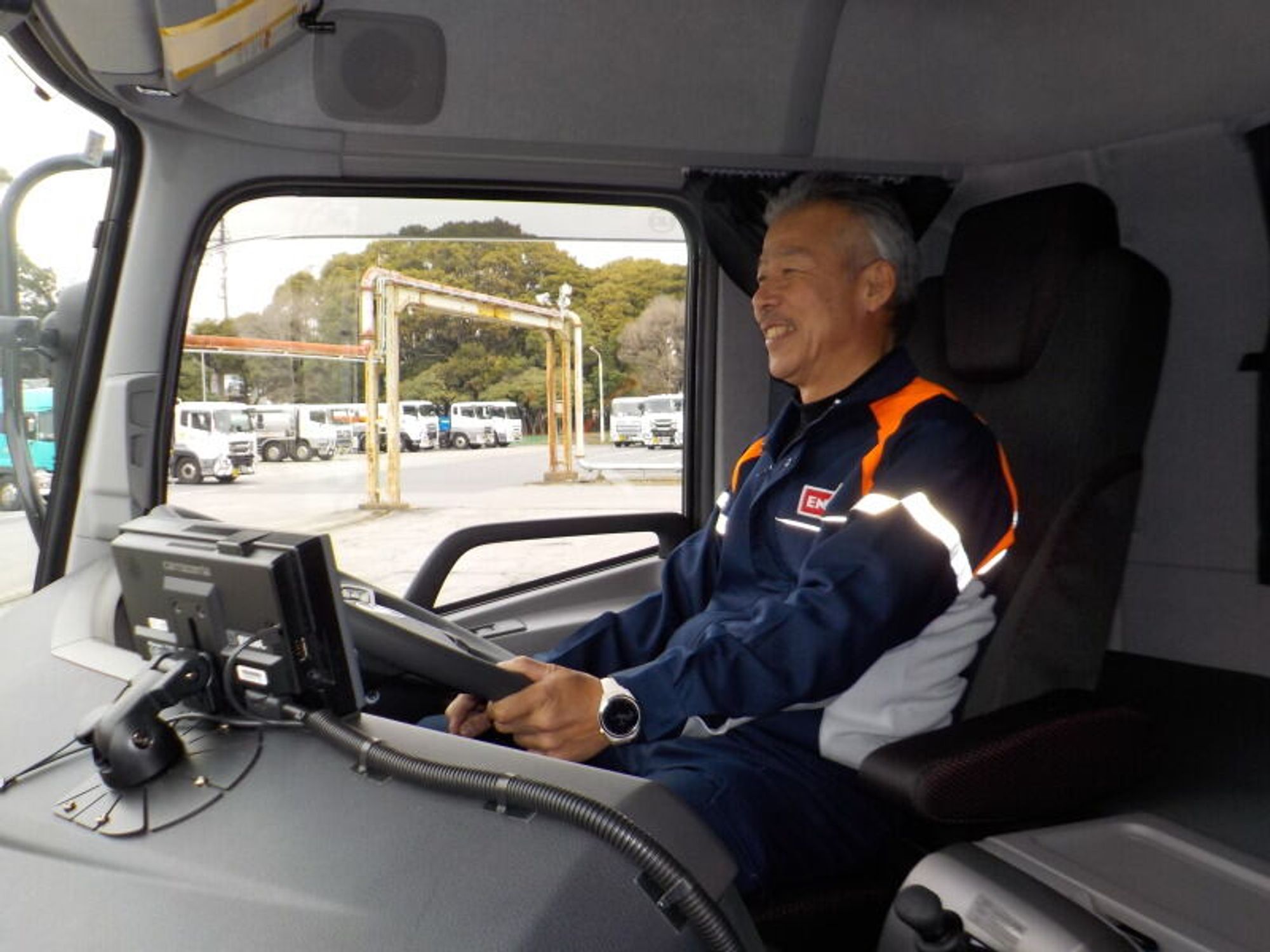 <大手ENEOSグループ>祝金20万円♪免許なしからタンクローリーへ-2番目の画像