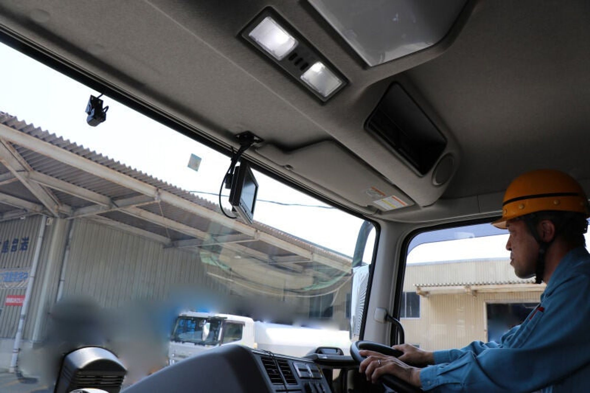 力作業なし*平均月額36万円!安定高収入【大型タンクローリー】-0番目の画像