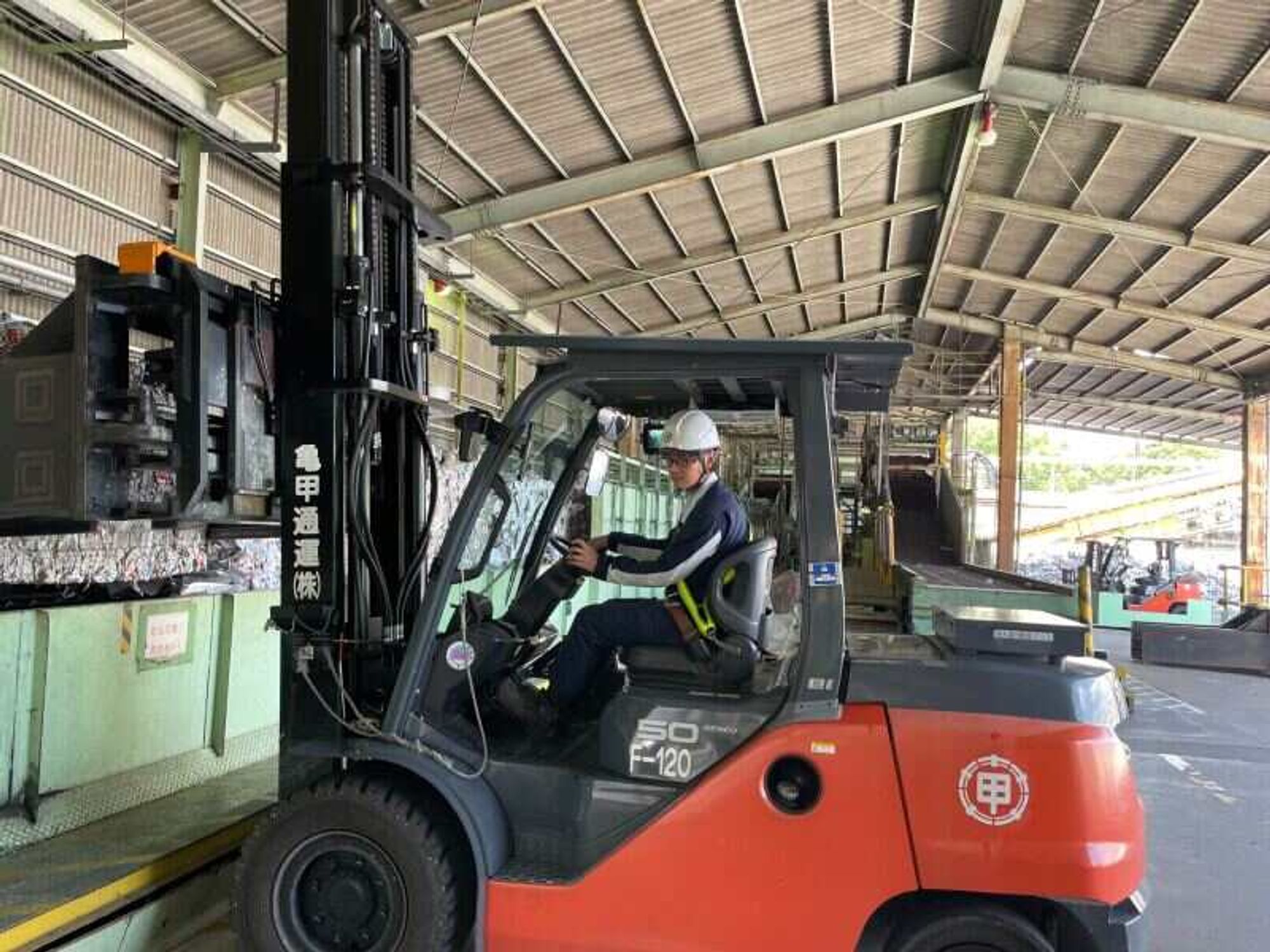 一歩踏み出すあなたを応援！仕事復帰も◎製紙工場内のリフト作業の0枚目の画像