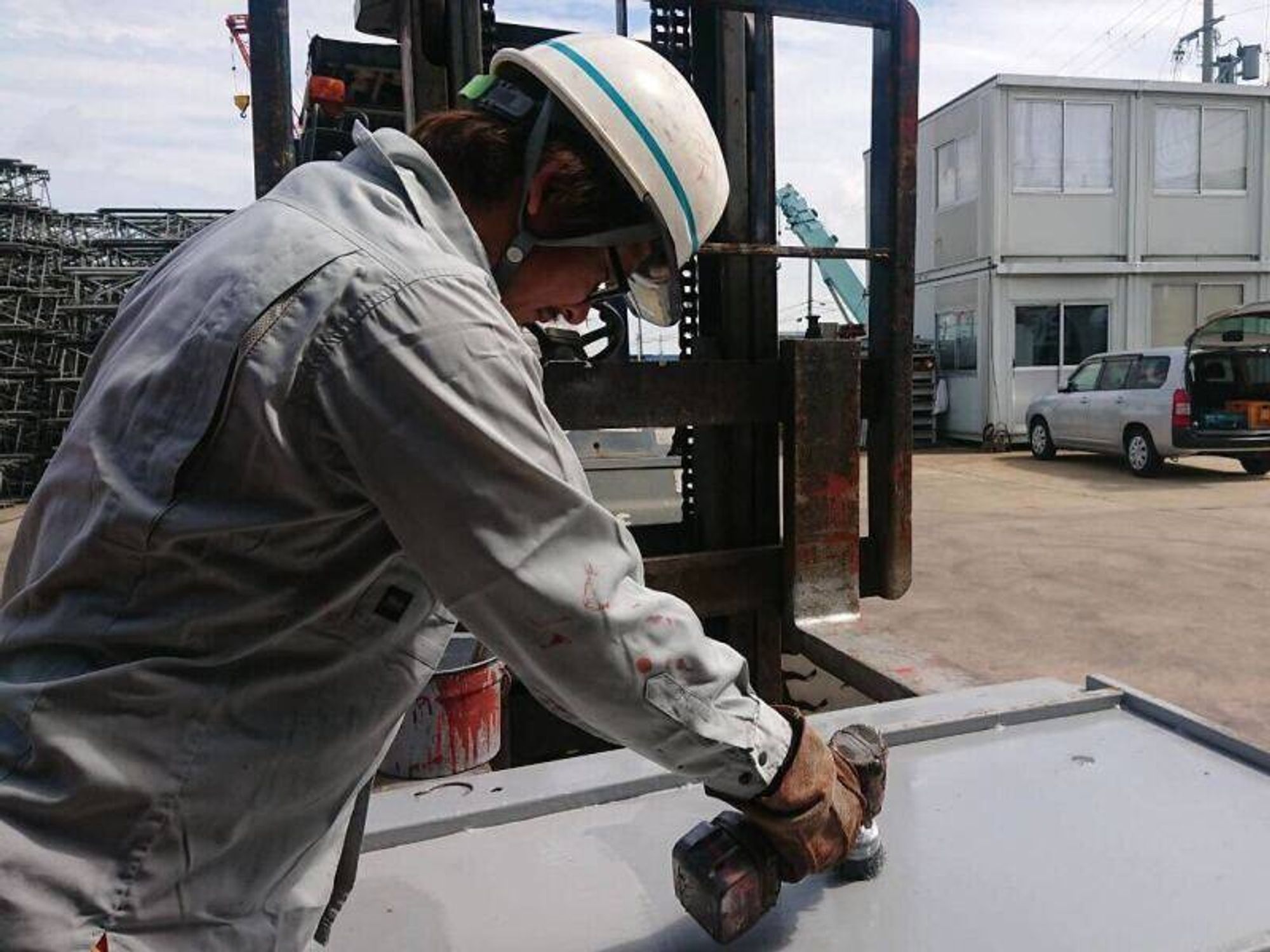 ＼残業平均月1時間／賞与年2回/未経験OK♪建築機材の整備/指導-1番目の画像