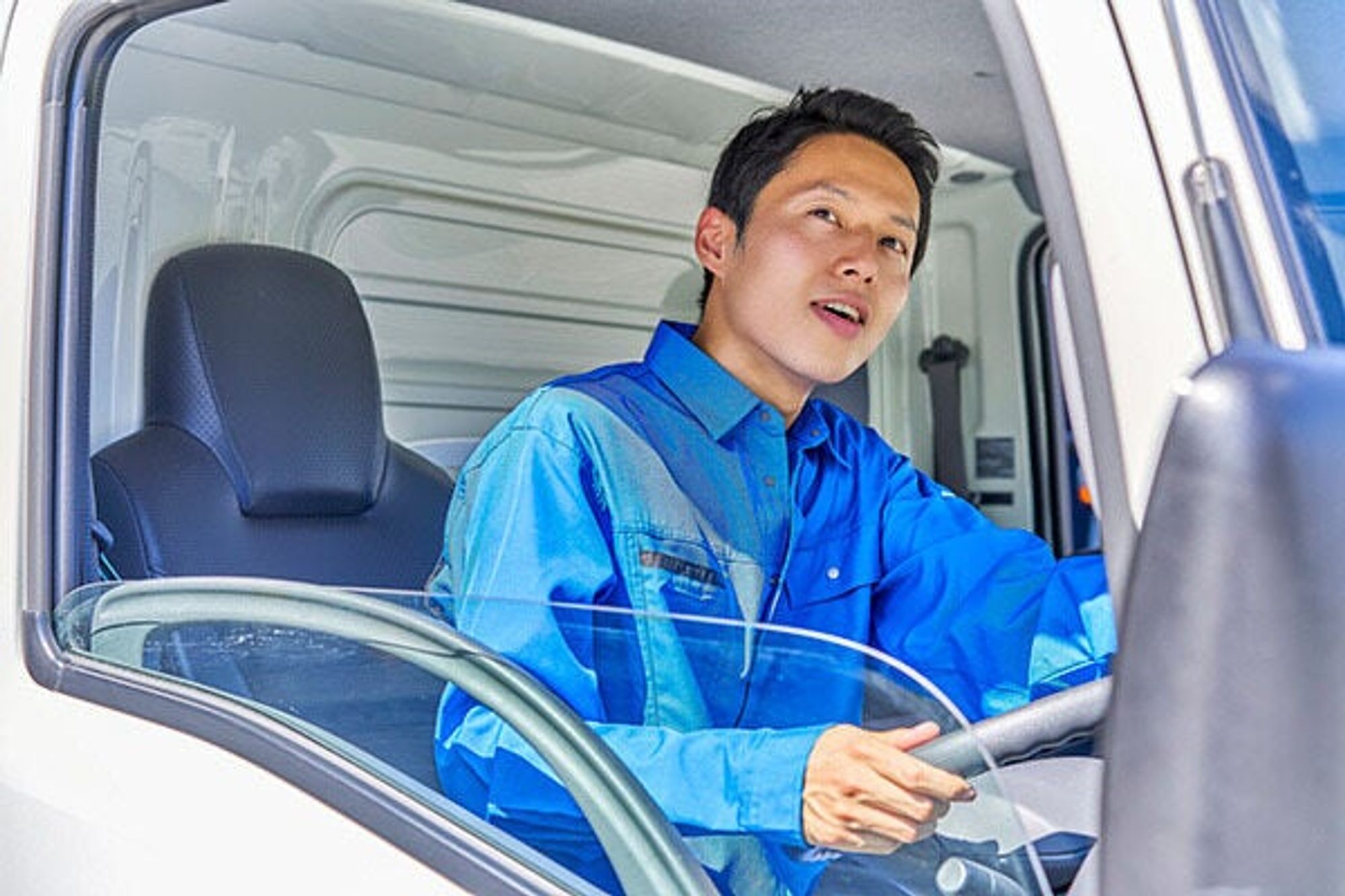 【8tユニックドライバー】月収31万円以上可/未経験OK/車通勤OK-1番目の画像