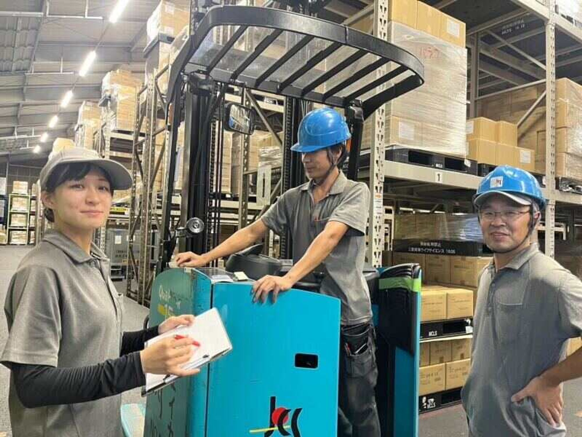 【年間休日124日】食料品検品や入出庫作業/土日祝休＆17:30退社-1番目の画像