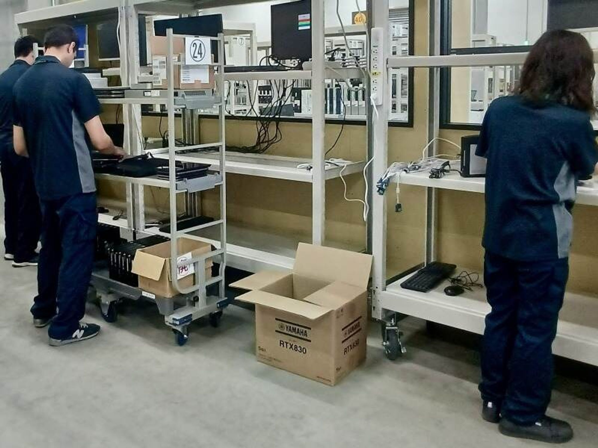 <第二期オープニング>駅チカ/未経験OK/冷暖房完備/倉庫内作業-1番目の画像