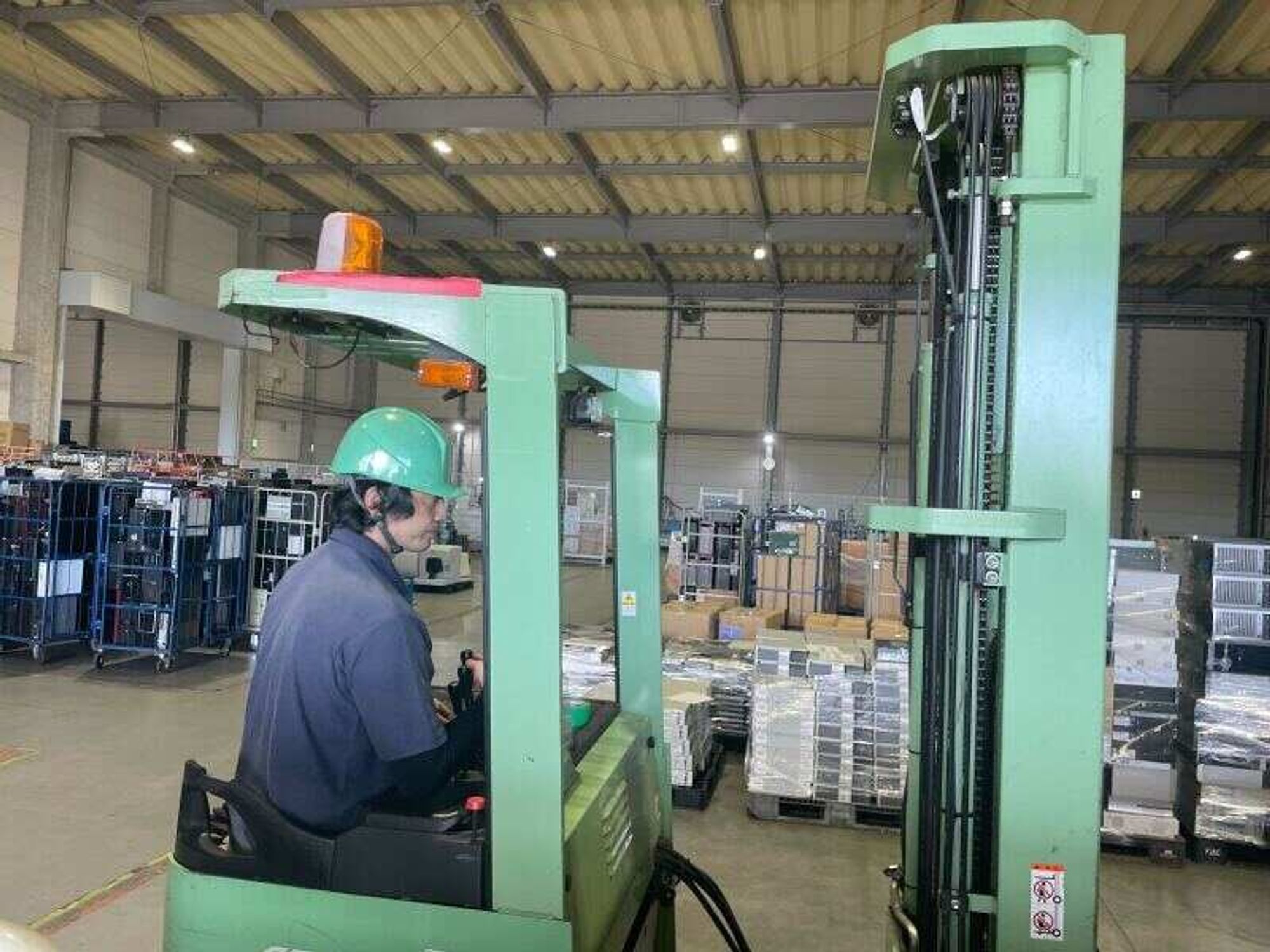 <見学応募もOK>給与UPしました！賞与あり/未経験OKの倉庫内作業-1番目の画像