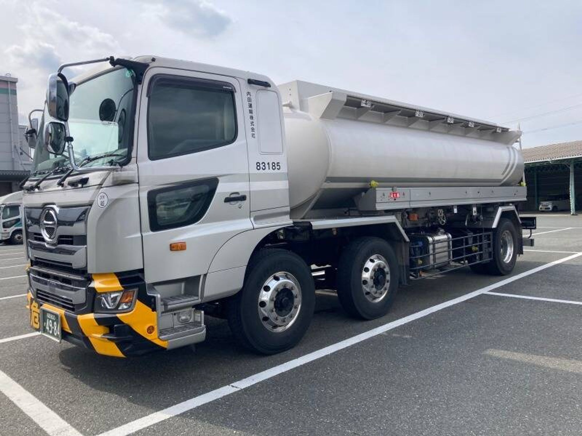 【大型ドライバー募集】賞与年2回、資格取得支援制度あり-1番目の画像