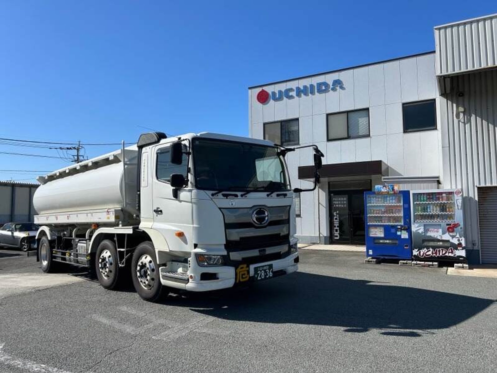 【大型免許必須】石油輸送！賞与年2回、資格取得支援制度あり-0番目の画像