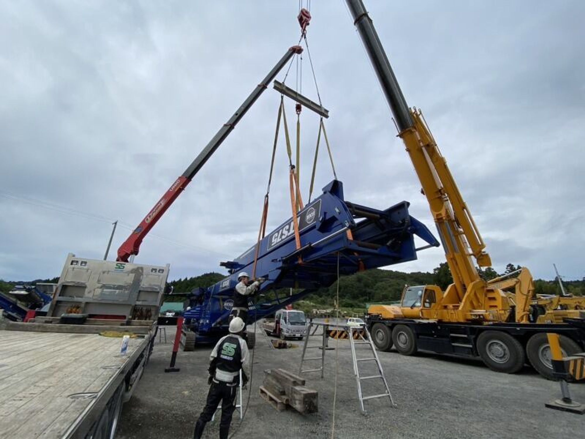 重機を運ぶ大型トレーラー運転手募集中！！-2番目の画像