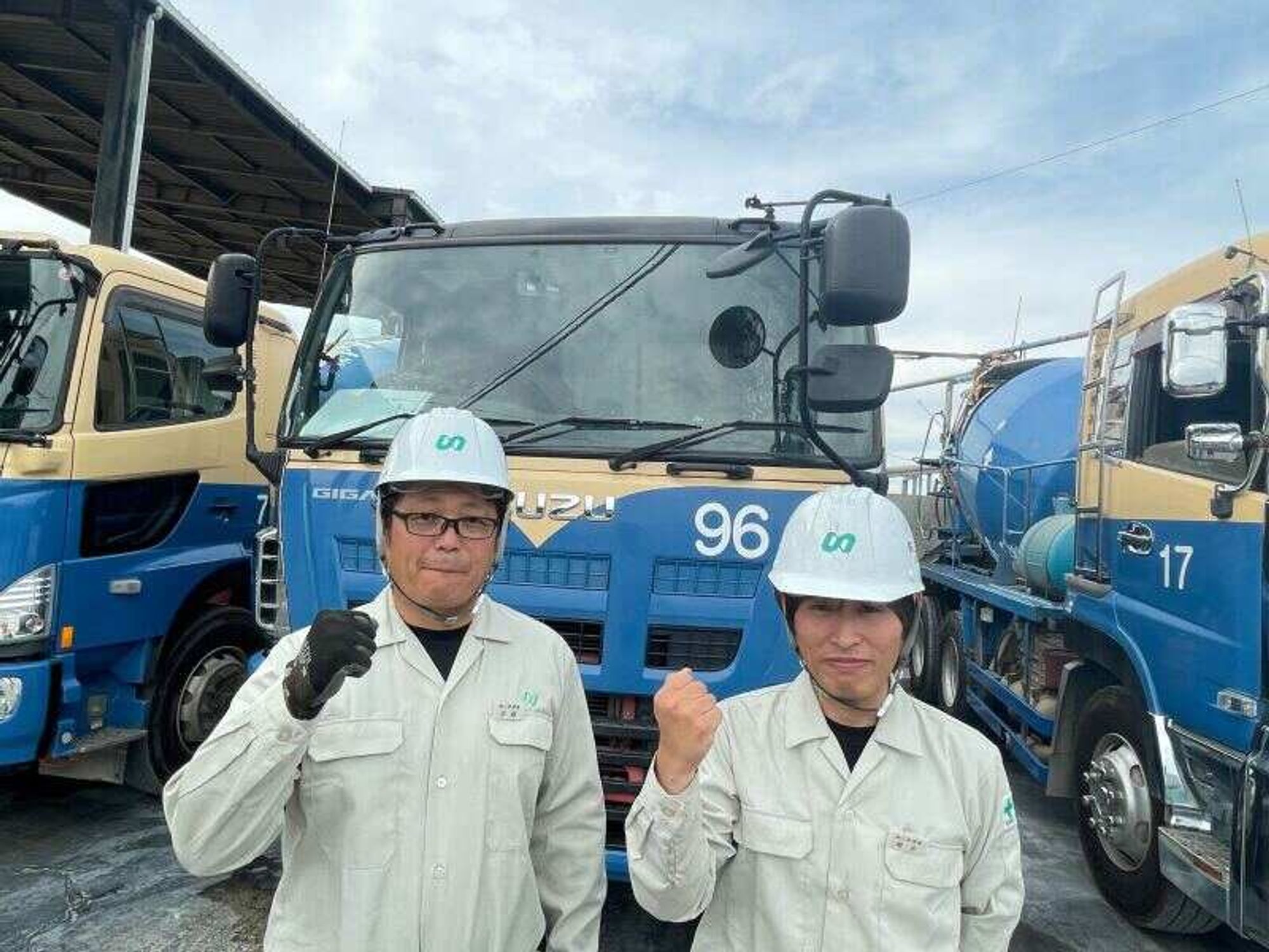 ＼残業ほぼなし！17時前に退社／生コンクリートの運送ドライバー-1番目の画像