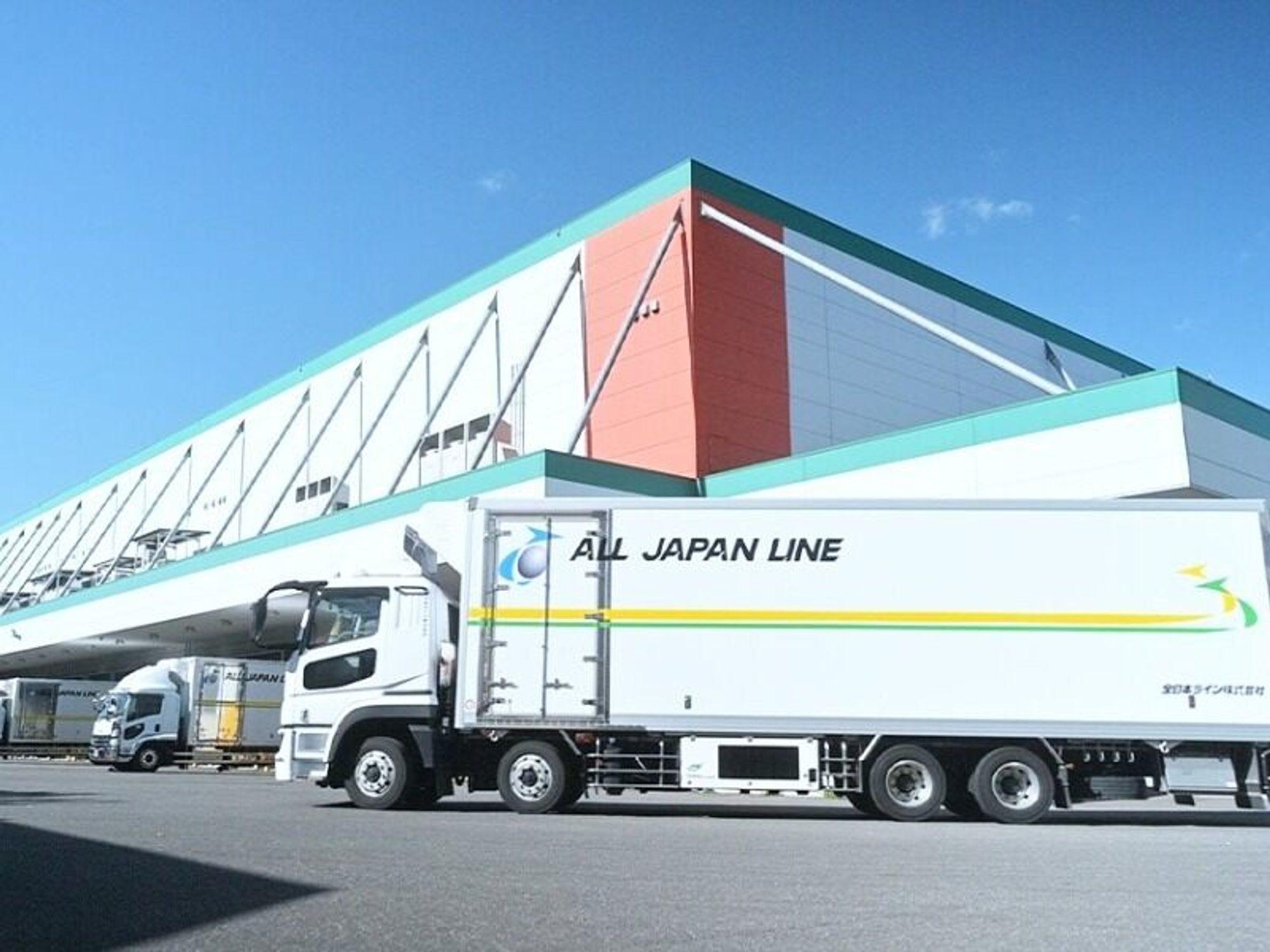 <定着率◎未経験OK>WEB面接/トレーラードライバー/年収500万以上-0番目の画像