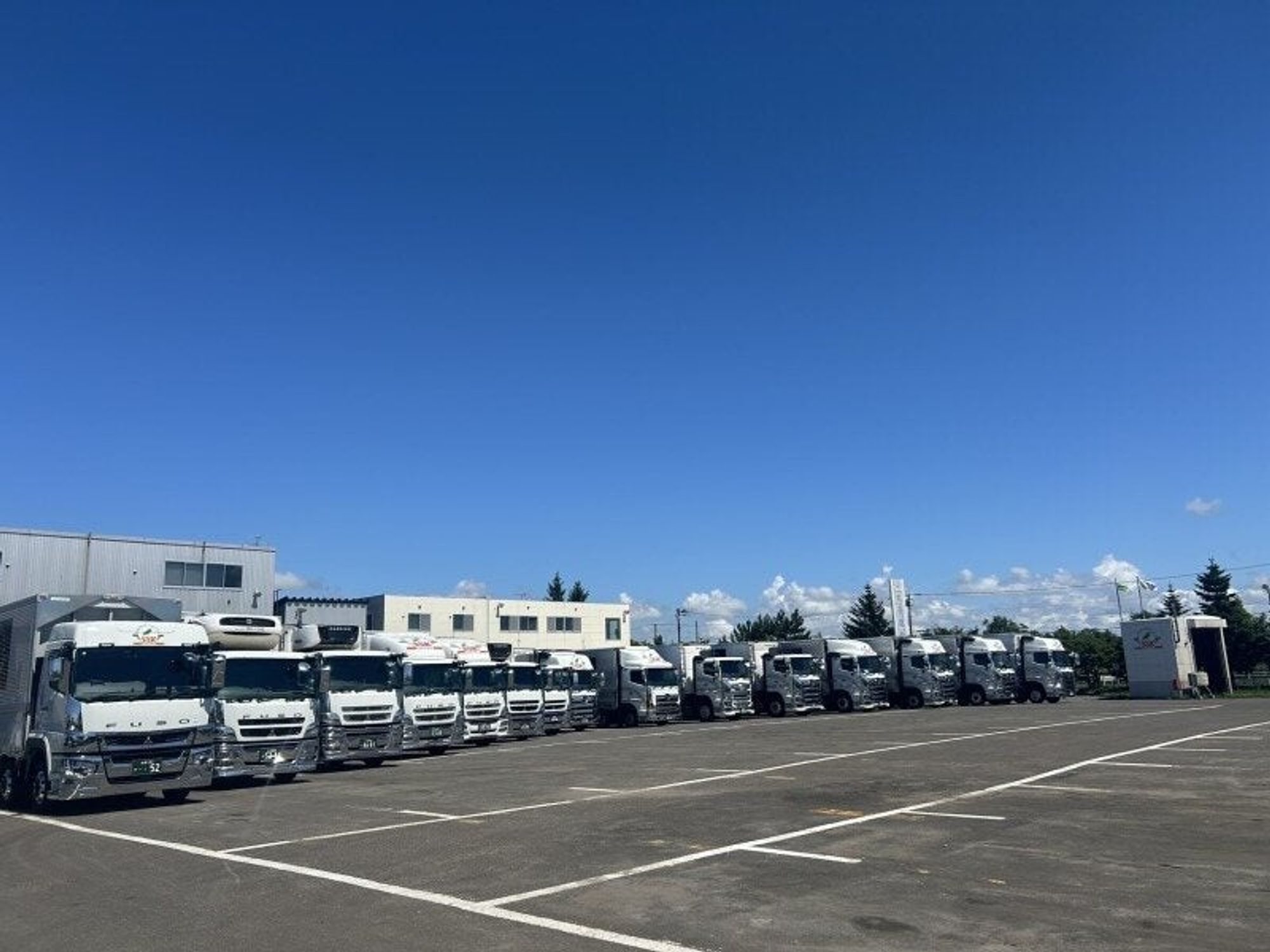 【寮・入社支度金あり/WEB面接OK】大型ドライバー・トレーラー-2番目の画像