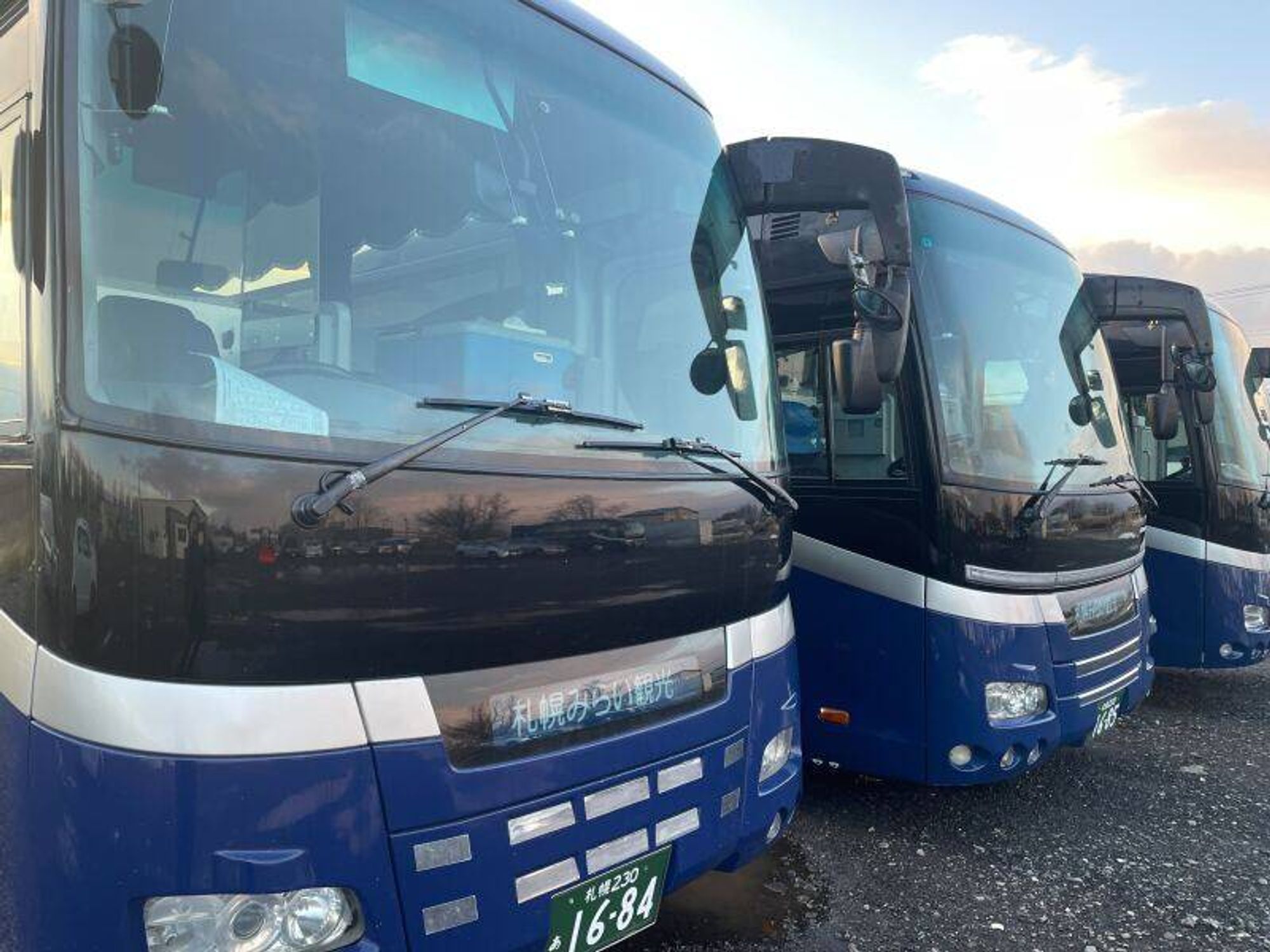 【観光バスドライバー】月収30万以上！手当も充実！WEB面談もOK-2番目の画像