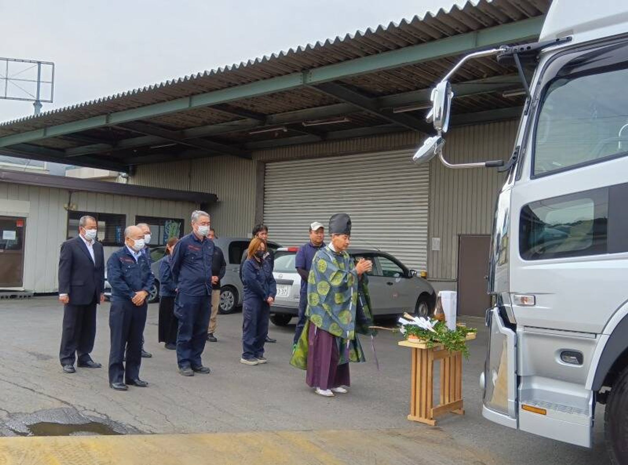 速勤務可能・トレーラー運転手【週休2日制+成果主義的給与】-2番目の画像