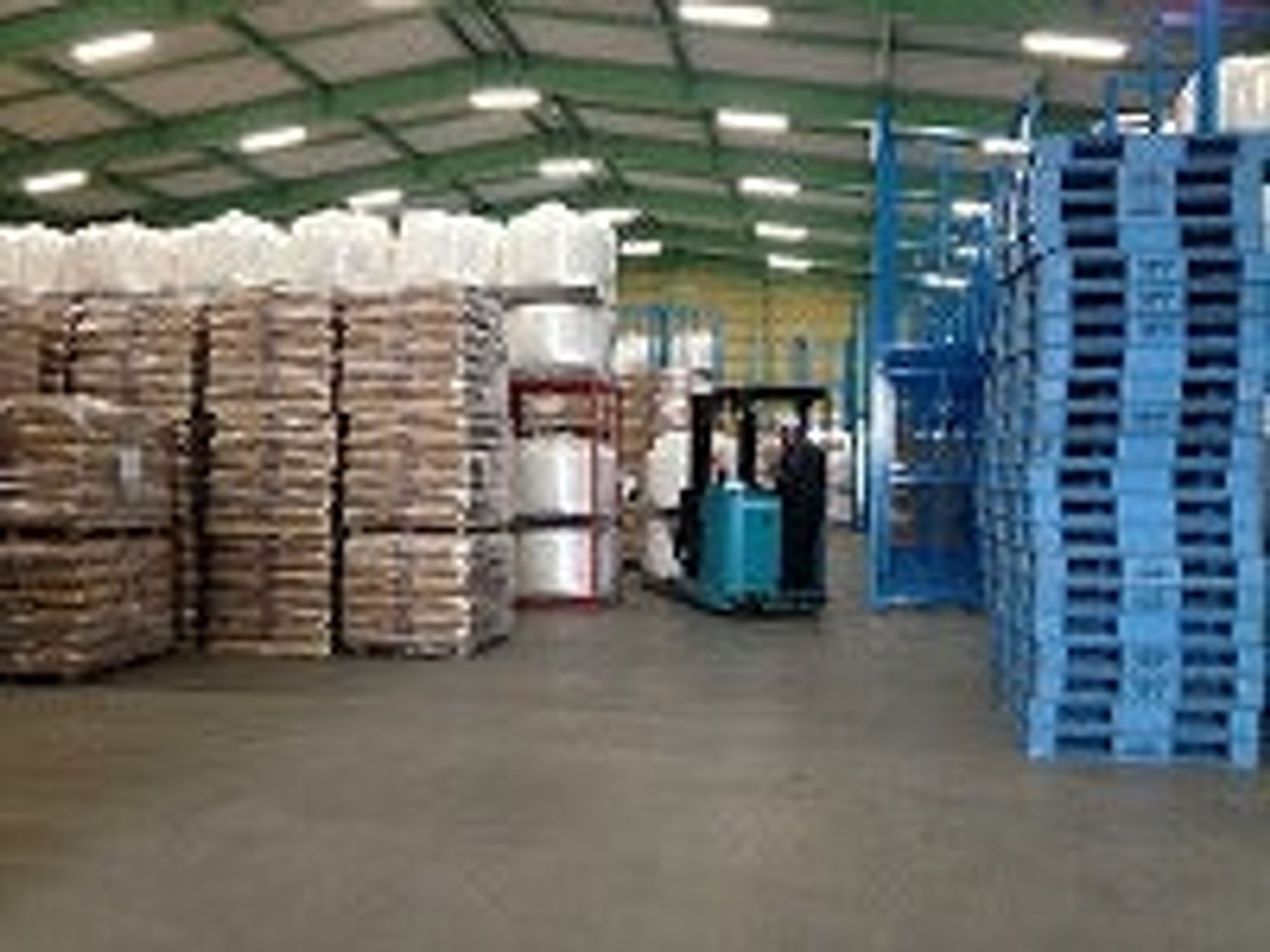 <常総倉庫＞フォーク作業☆女性の方も活躍できる！週休2日制！-1番目の画像